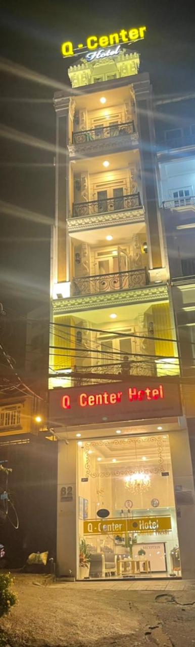 Q-center